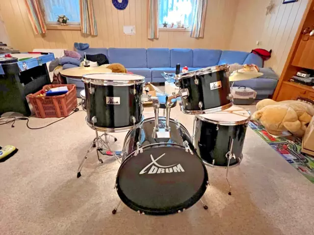 Zum Verkauf steht ein XDrum Semi 22 Standard Schlagzeug Midnight Black SET