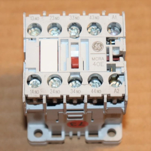 One GE MCRA040AT  Mini Contactor Relay 110/120VAC Coil