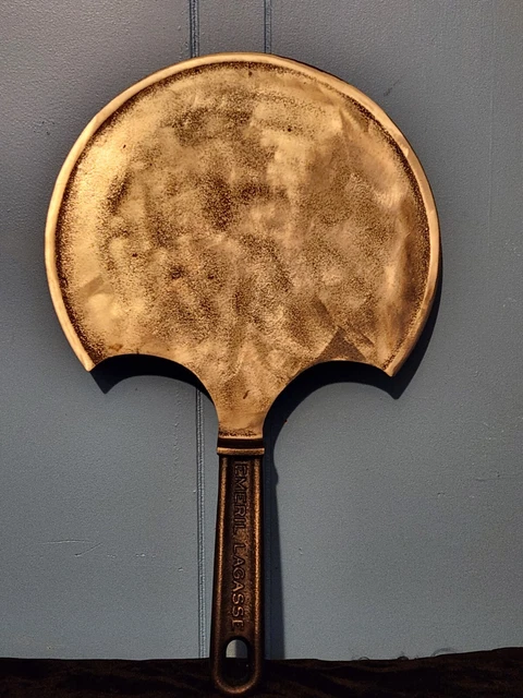 Large 10 3/4" Horseshoe Crab Emeril Lagasse Cast Iron Spatula