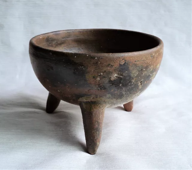 Early MIXTECA-PUEBLA 3-Leg TRIPOD Pottery BOWL Inside Raised Designs Glaze Trace