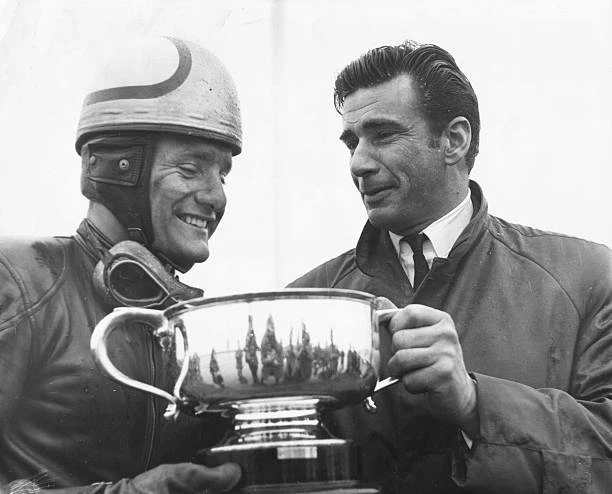 ACTOR RICHARD WYLER presenting Commonwealth Trophy to racing driver ...