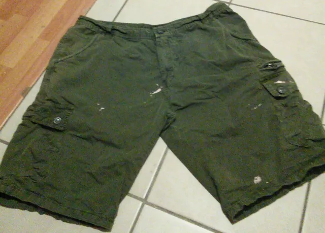 Official Men's Nostic Cargo Shorts Green Sz 42 RARE