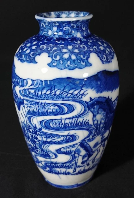 Antike japanische Porzellanvase 19. Jh. Pferdeherde