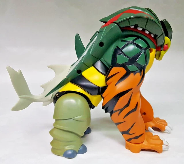 Hybridon Attack vs Axel (Toy) | A.T.O.M. Alpha Teens On
