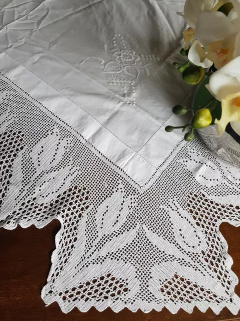 Vintage 1930's White Deep Lace Filet Crochet Mary Card Tablecloth Tulip Pattern