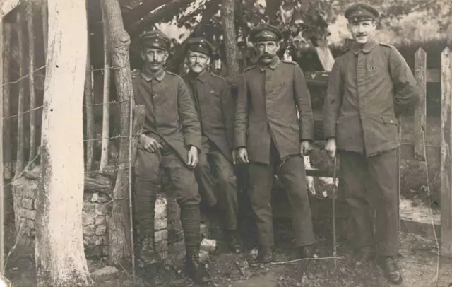 ww1 postcard German soldiers - group shot