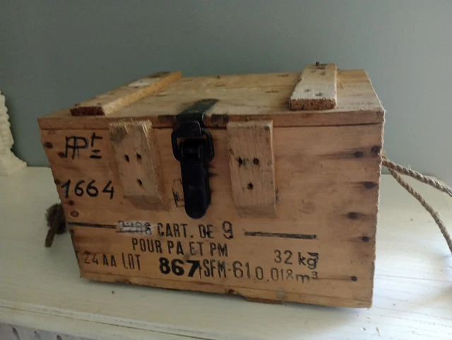 Caisse Militaire De Munitions – Armée Française – Années 1970 – Bois