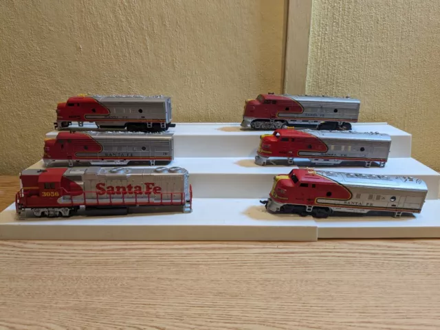 Lot of 6 Santa Fe Diesel Locomotives for Parts / Repair - HO Scale