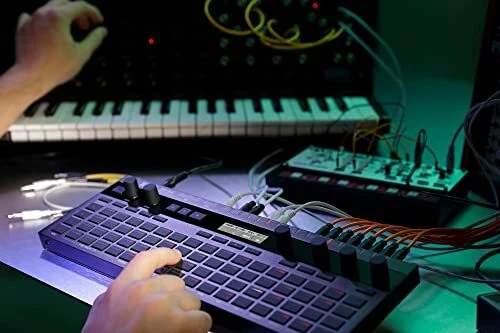 KORG SQ-64 Polyphonic Step Sequencer Sampler & Sequenzer Audio Tool TEILDEFEKT 2