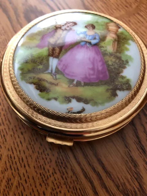 Limoges Compact Handpainted Enamel, Goldtone Mint Condition