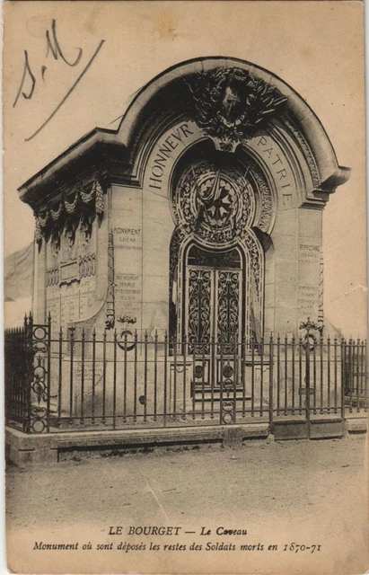 CPA LE BOURGET Le Caveau Soldats morts GUERRE MILITAIRE 1870 (30400)