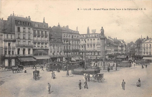 Cpa 59 Lille La Grand´place Cote Face Colonne