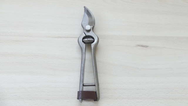 ANCIEN CISEAUX super NOGENT EUR 15,00 - FR