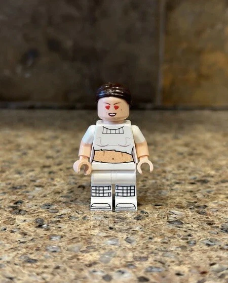 Lego Republic Bricks Valentine’s Padme V2 1/33 Exclusive Extremely Rare NPT Lego Republic Bricks Valentine’s Padme V2 1/33 Exclusive Extremely Rare NPT