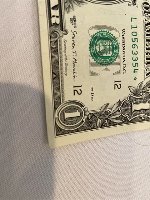 One Dollar star note. Collectible *** 7