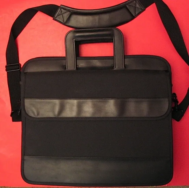 Laptop Computer Bag Briefcase Valise Black Fabric Retractable Handles NEW COND.