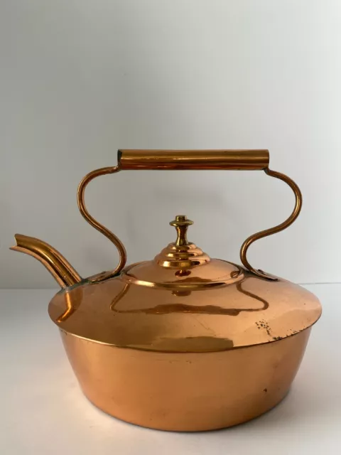 Victorian Copper/Brass Kettle with a nice shaped handle and spot