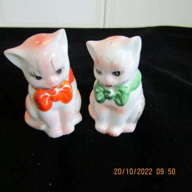 Vintage Porcelain  Pussy Cats With Bows  Salt & Pepper Shakers