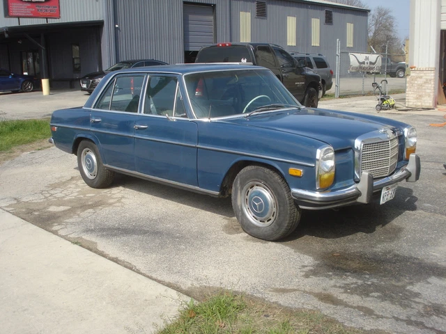 1968 Mercedes Benz 220 Diesel – W115 Strich-Acht - Oldtimer - original