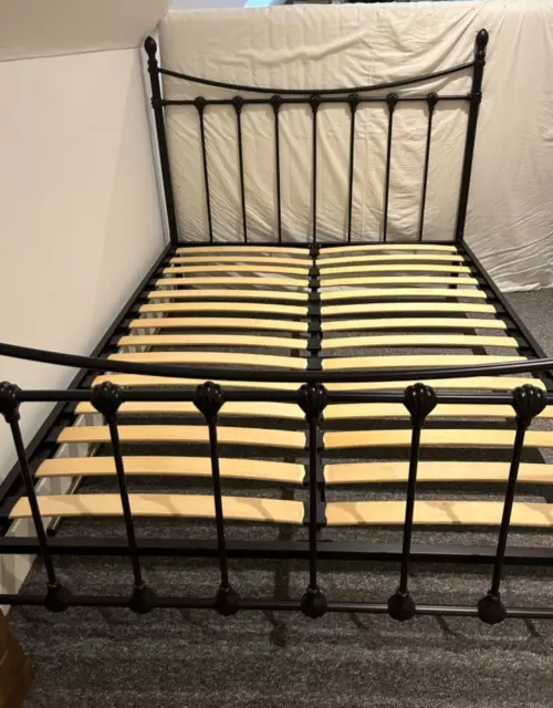 DOUBLE BED FRAME, Dreams, Metal £25.00 PicClick UK