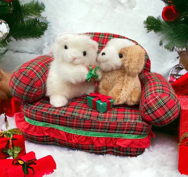 Russ Berrie Dog & Cat Plush Sitting On Red Plaid Sofa Christmas Presents VTG