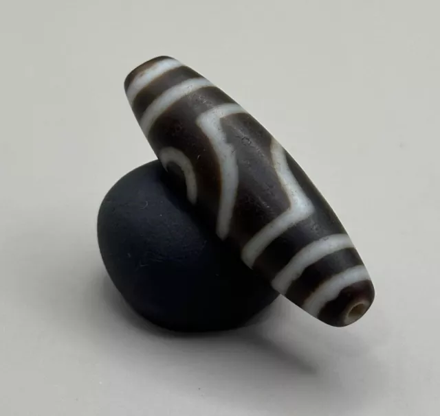 Antique Old Indo Tibetan Himalayan Dzi Agate Eye Bead Amulet in good Condition