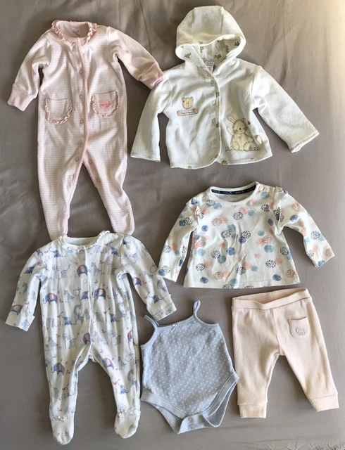 bundle of baby girls clothes age 0-3 months