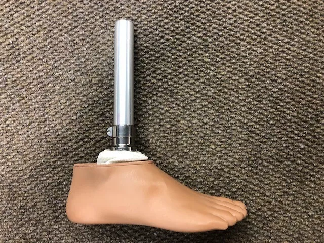 Prosthetic foot right Size 26R Appears to have never been used