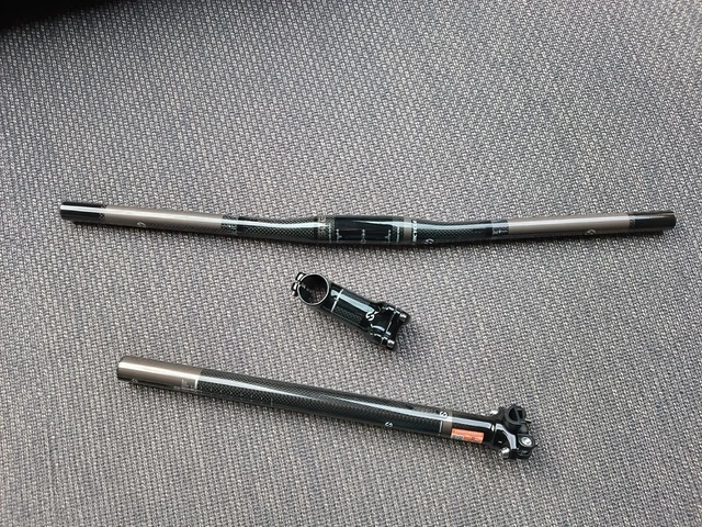 Toseek Set Sattelstütze Carbon, Lenker Carbon ,Vorbau Aluminium, MTB Gravel  Neu