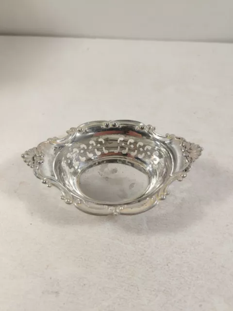 One 925 Sterling Silver Antique Victorian 1900 Gorham #4780 "Cromwell" Nut Dish