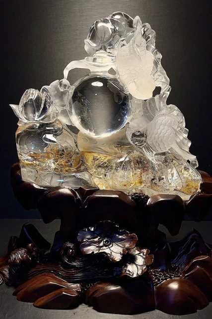 Chinese Exquisite Handmade Goldfish Carving Natural Crystal Statue