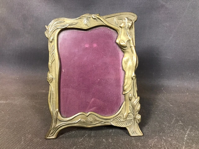 Petit Cadre Photo Ancien En Laiton Doré 12 Cm - Parfait Pour Décorer Ou Offrir