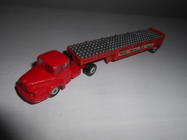 Tracteur Unic + remorque bidons Primagaz plastique NOREV 1/86
