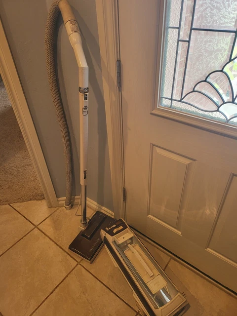 Vintage Electrolux Automatic Control Canister Vacuum 1401-B w/ accesories