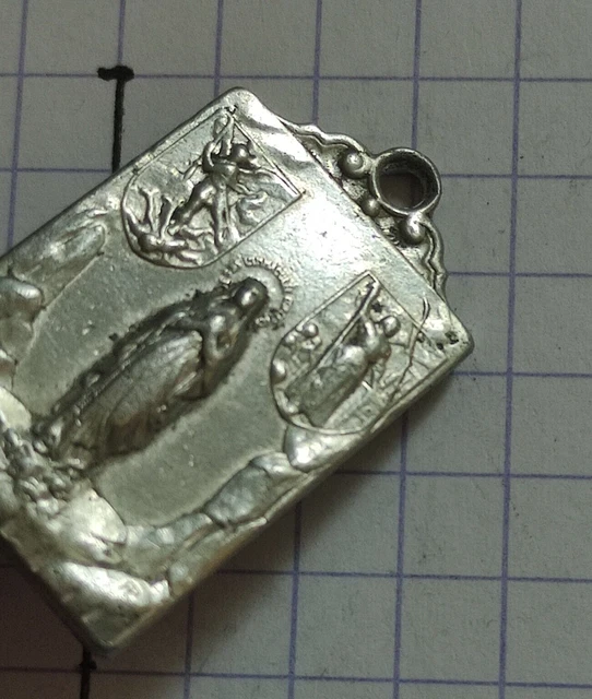 La puissance de la médaille Miraculeuse - Maison la Couronne