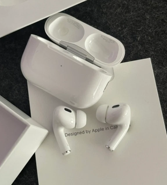 APPLE AIRPODS PRO (2nd Generation) with MagSafe Wireless Charging Case