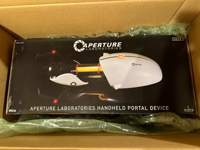 NECA Aperture Science Handheld Portal Device Gun Original 1st Edition & Stand!!!