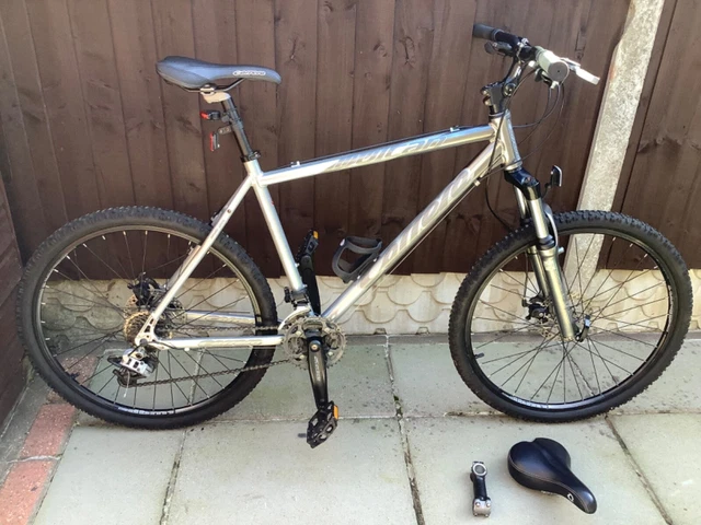 CARRERA VULCAN PEAK Spec Mountain Bicycle 20in Frame plus