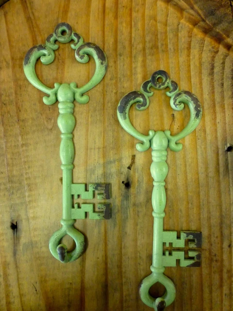 2 GREEN ANTIQUE-STYLE METAL SKELETON KEY WALL HOOKS 7" jewelry vintage shabby