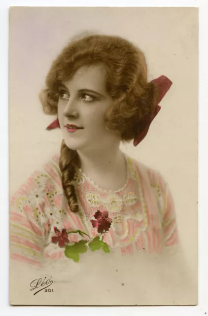 1920s French Glamour BEAUTIFUL LADY Fashion Deco tinted photo postcard