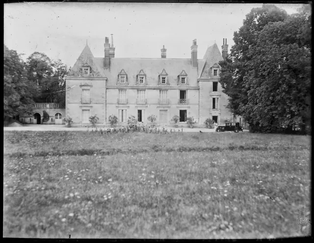 Plate Glass Photo Antique Negative Black and White 3 1/2x4 11/16in Castle Car