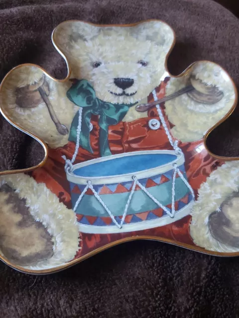 THE FRANKLIN MINT HEIRLOOM RECOMMENDATION "LITTLE DRUMMER BEAR" by Sarah Bengry