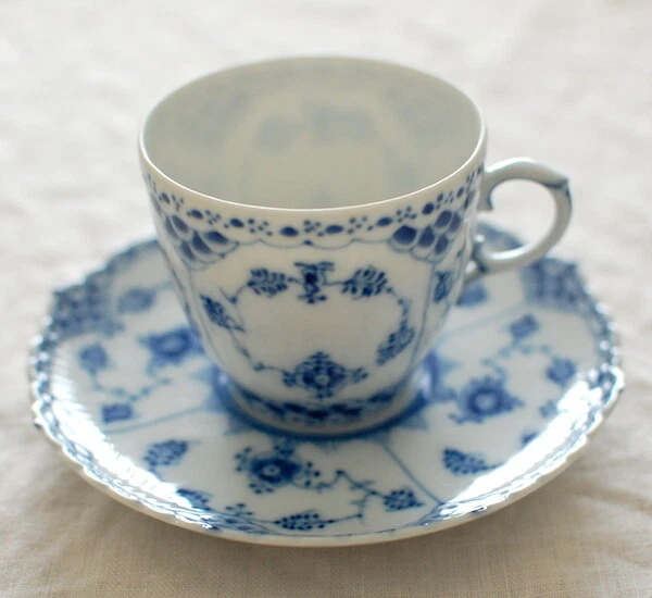 Life Royal Copenhagen Blue Fluted Full Lace