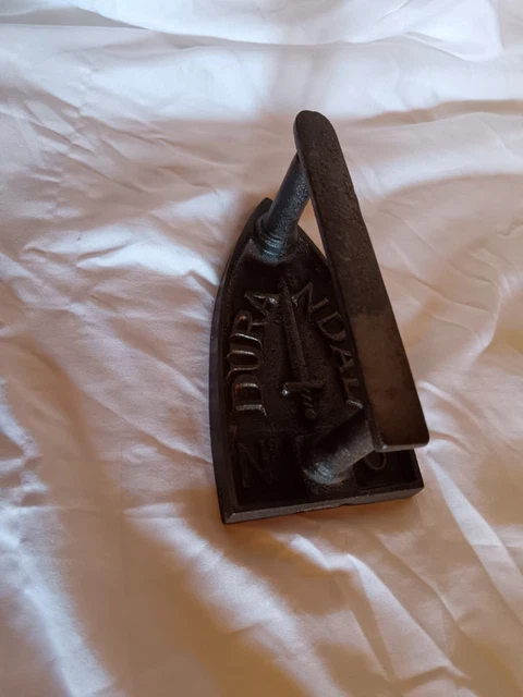 ANCIEN PETIT FER à repasser de voyage Jolux CALOR avec sa boite vintage