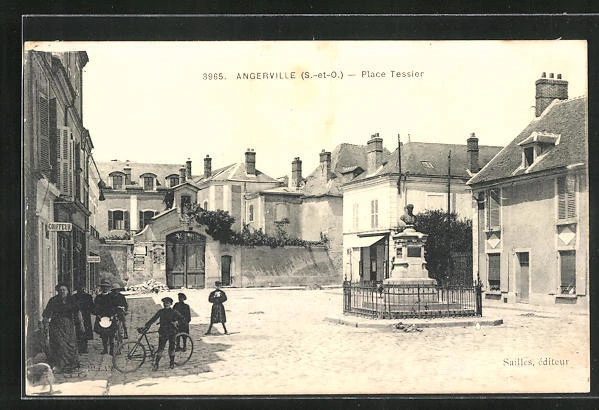 CPA Angerville, Place Tessier