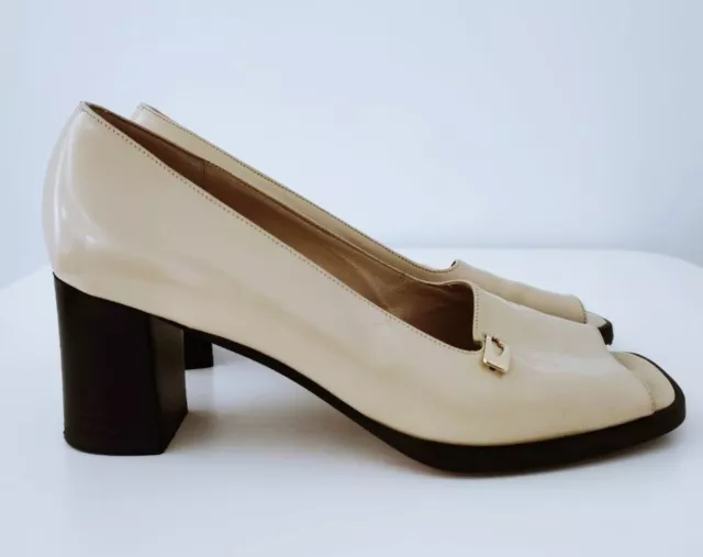 https://www.picclickimg.com/utAAAOSwwdNjdbaa/GUCCI-Vintage-Mid-Heels-Beige-Size-375.webp