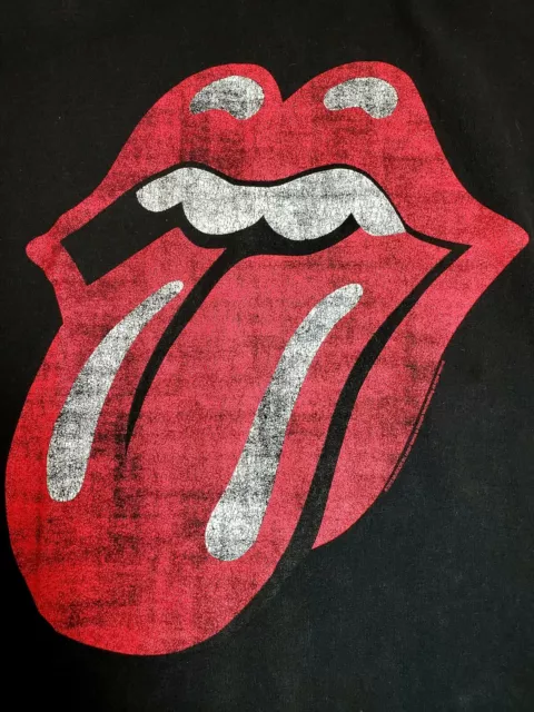 2015 RollingStone Red Lips graphic MEDIUM  Black men's SS tshirt