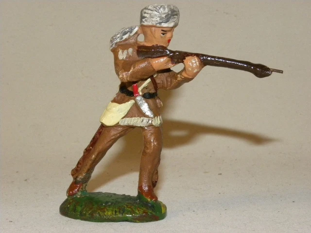 FIGURINE EN COMPOSITION DURSO ANIMAL SAUVAGE LE LION