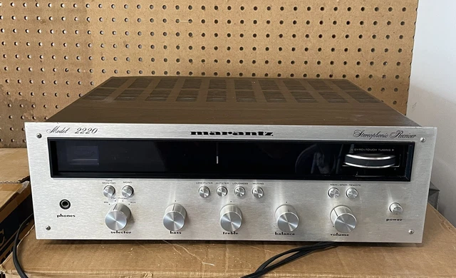 VINTAGE MARANTZ STEREOPHONIC AM/FM Stereo Receiver Model 2220 - Tested ...