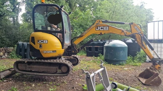 JCB 8025 CTZ Zero Tail 2.8 Ton Digger Excavator 1 Owner From New